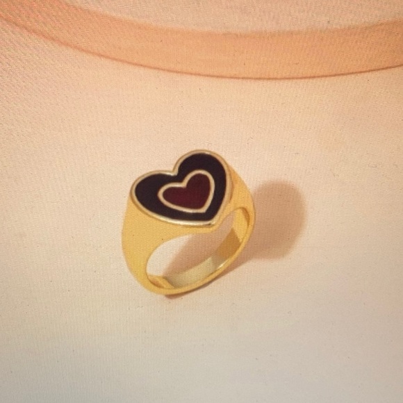 Jewelry - ❤️Faux Gold Heart Detail Ring Size 7